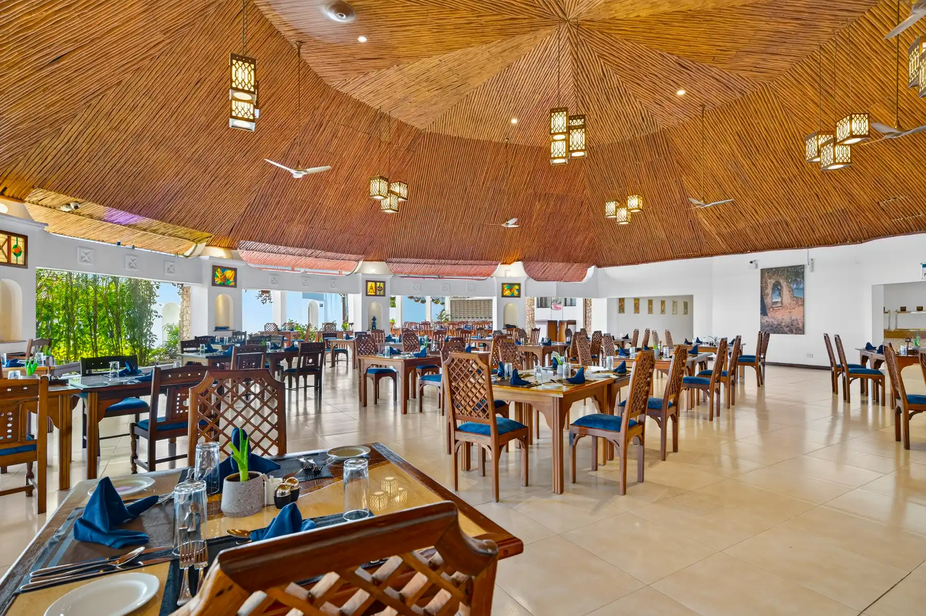 PrideInn Paradise Beach Resort & Spa 1