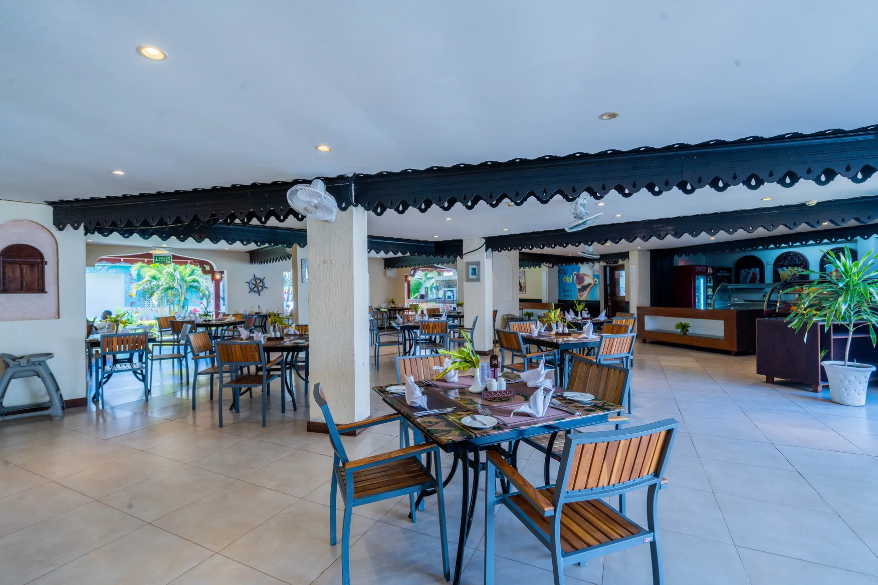PrideInn Paradise Beach Resort & Spa 2