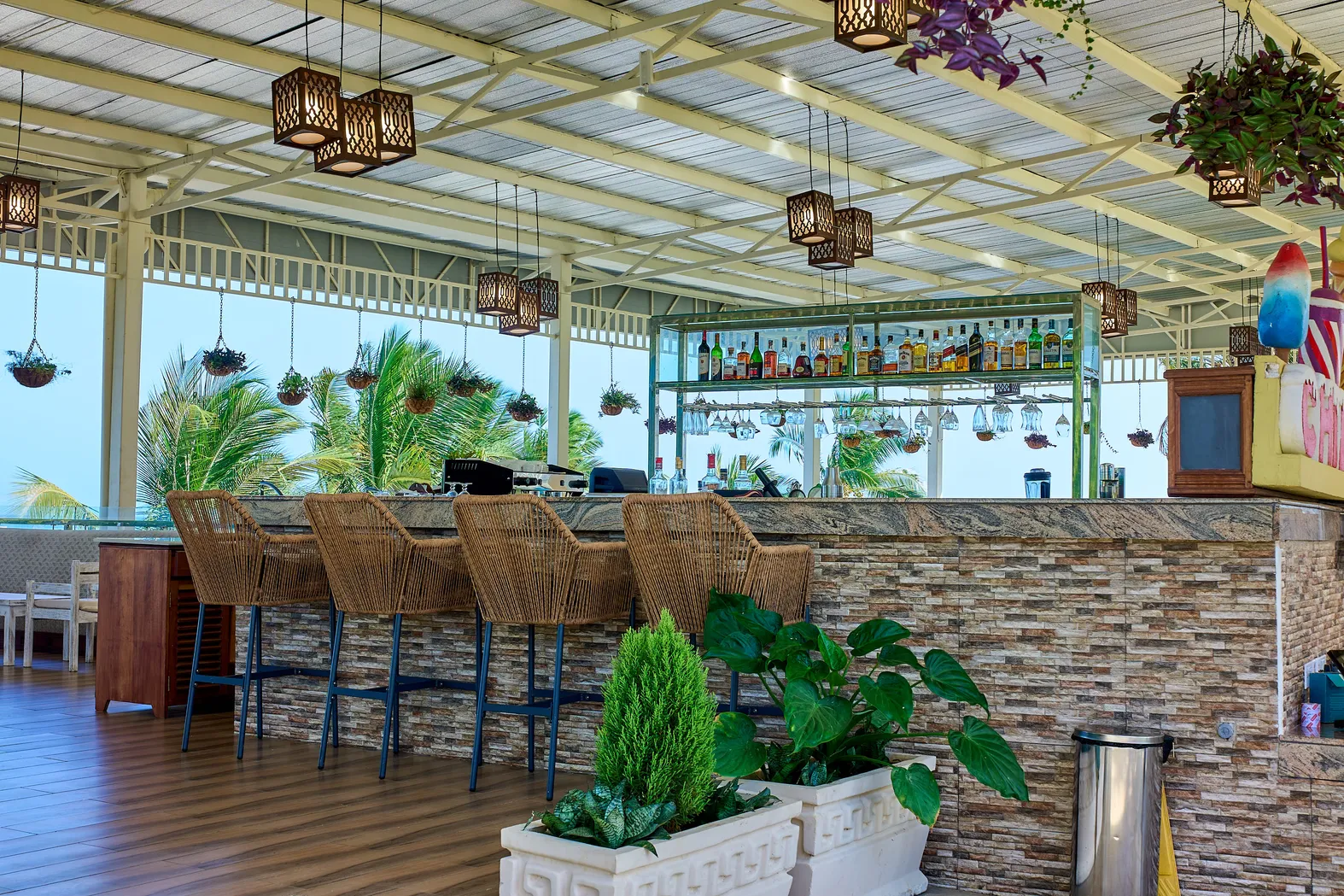PrideInn Paradise Beach Resort & Spa 5
